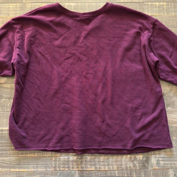 Torrid Lightning Star Relaxed Fit Fleece Split Neck Crop Foil Detail Sweater 2X - Picture 4 of 5